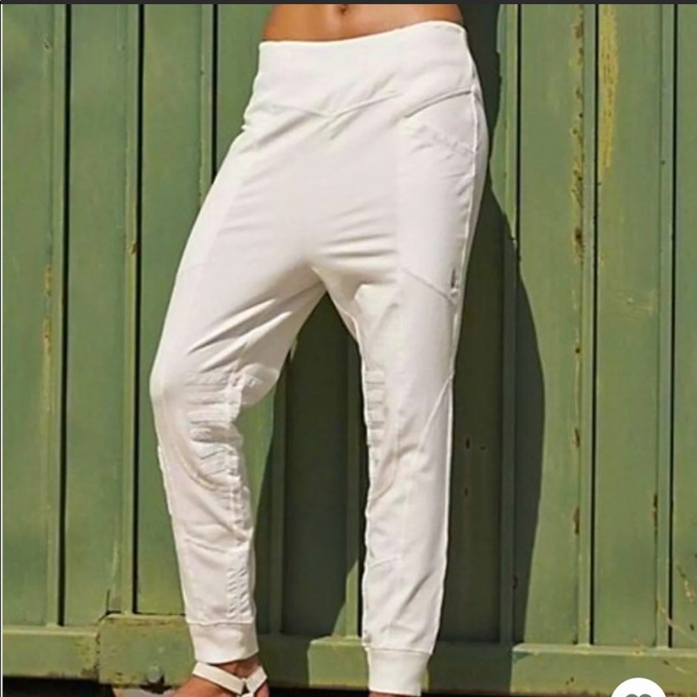 Free People Movement ‘Windy River’ Legging/Jogger - Ivory (XS)